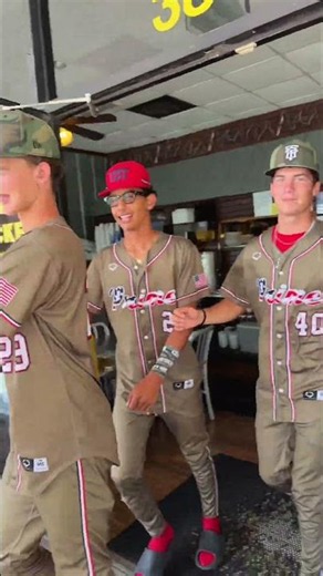 FOLLOW THAT CHUNE🎶 jonah Davis #foryou #baseball #baseballboys #followthatchune #dancing