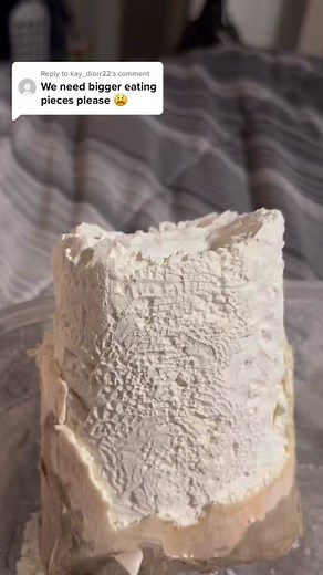 Replying to @kay_diorr22 Repost . They deleted this video 😒 . I don’t encourage any one to eat cornstarch . #argocornstarch #cornstarcheating #cornstarch #Toasty #Crunchy #cornstarchchunks #argo #asmr