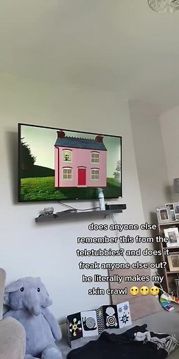 I can't explain it he just gives me the heebies jeebies ever since I was younger 😬 #skincrawl #freaksmeout #teletubbies #puppets #youtube #tiktok