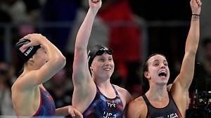 U.S. sets two world records on final night of swimming, wins gold-medal race