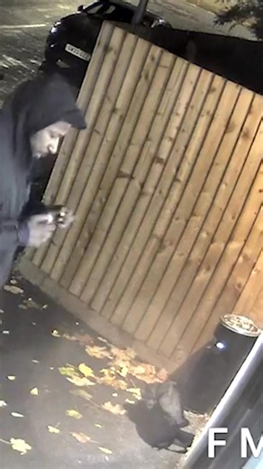 Terrifying surveillance video shows the moment the UK mass train stabbing suspect stormed into a barbershop armed with a huge knife — just one day before he allegedly carried out his bloody rampage on a London-bound train. https://trib.al/sklJoV0 | New York Post