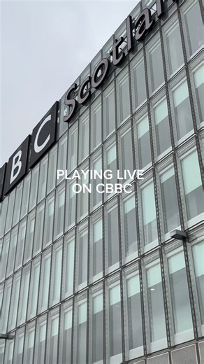 Saturday mashup returns! Catch me live on the @cbbc 11am or on catchup @bbciplayer | Ben Walker