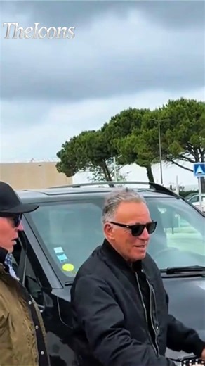 Bruce Springsteen Meets Fans As He Arrives In Florida #BruceSpringsteen