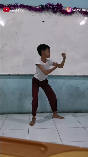 Creative Pantomime Performance with Dynamic Movements