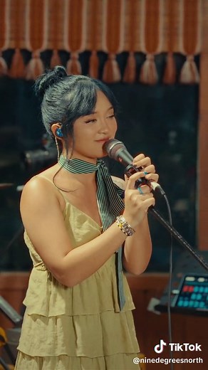Angela Ken Performs ‘Ako Naman Muna’ Live at The Cozy Cove