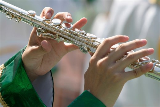 39 reactions · 11 shares | The flute is a mainstay of classical orchestras and was recently made popular again by American singer-songwriter, Lizzo. Its origins can be traced to ancient China, where early forms of the instrument were excavated close to the Yellow River. Our Host James Chau delves into a story that also fascinates researchers at The Met in New York. | The China Current | Facebook