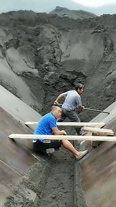 Unloading river sand from a barge! 😲
