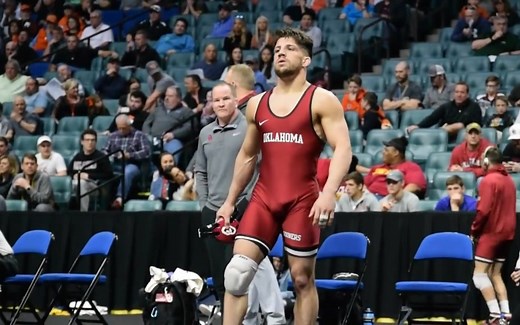 【摔跤比赛】在吗？康康摔跤🤼‍♀️🤼‍♀️🤼‍♀️｜141lbs Mike Longo (Oklahoma) dec Alec Opsal