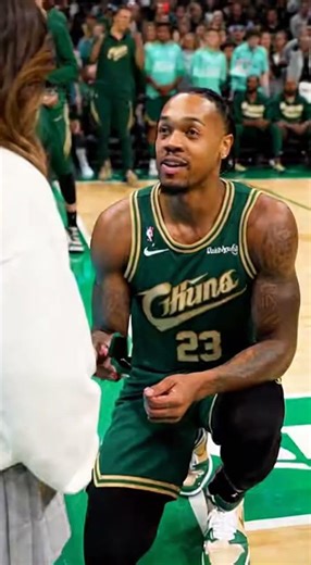 UNBELIEVABLE Courtside Proposal After MONSTER Dunk | JumboTron Reaction Goes Viral! #NBA #Shorts