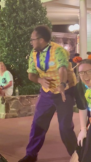 HAD TO SHARE AGAIN since its #halfwaytohalloween today on @disneyparks 💜👻 I still cant get over this sweet reaction to our Halloween costumes ✨ CAST MEMBERS ARE THE BEST! #disneyworld #waltdisneyworld #disneyparks #mnsshp #disneycastmembers #disneycastlife