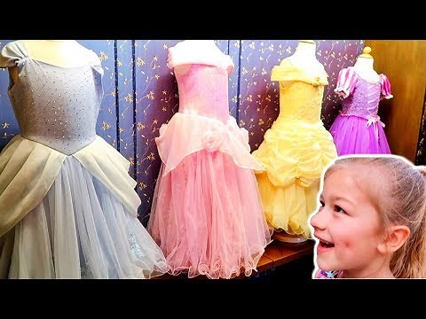 Disneyland Cinderella Castle Bibbidi Bobbidi Boutique Dress up and Play!
