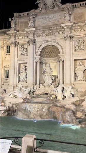 Trevi Fountain with NO Crowds? Here's the Secret!