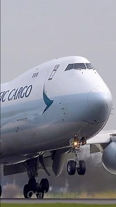 Cathay 747 Touchdown ✈️