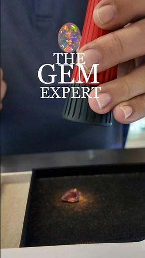 Amazing Zultanite / Color changing Diaspore Gemstone !