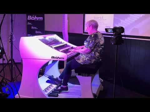 Jean Martyn plays the most beautiful version of Danny Boy