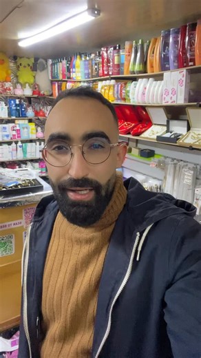 Ma3rid ait attab on Instagram‎: "تهنى من البرد هاد الشتا مع هاد الأنصومبل الوعر! ❄️🧣 جلبنا لكم طقم (Bonnet + Cache-col) من نوع Under Control، للأناقة والدفء في نفس الوقت: مبطن من الداخل: فرو ناعم وسخون بزاف (البرد ما يدوزش). ديال الوقت: مناسب للخدمة، القراية. الستيل: تصميم عصري وألوان متناسقة #معرض_أيت_اعتاب #fyp #عناية_بالبشرة"‎