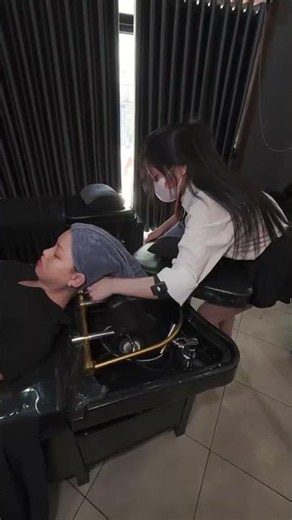 59 Seconds of Pure Barber ASMR 😴💈 #asmr #shorts #barberdanang #relaxing #vietnam