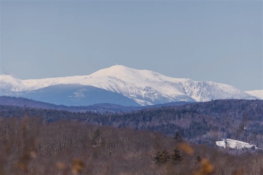 The Most Romantic Valentine’s Day Hike You’ll Find in Maine