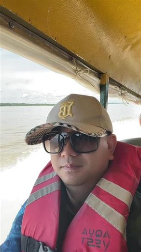 探索亚马逊雨林🇵🇪世界上最大的热带雨林奇迹🛶 亚马逊雨林，地球的肺，生命的奇迹！🌳这是一场关于探索、关于生命、关于与自然和谐共处的旅程。去一次亚马逊雨林，你会发现，原来地球可以这么充满活力！ #秘鲁#亚马逊热带雨林 #地球之肺#探险 #花儿与少年