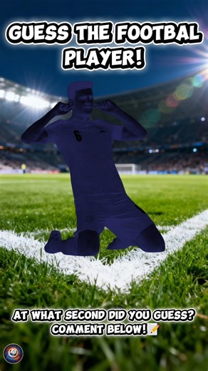 I bet you can guess this famous defender in 1 second! #manchesterunited #quiz #footballquiz