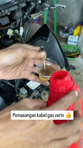 Hendy | Pemasangan kabel gas vario 👍 #viral #mekanik #tutorial #otomotif #vario | Instagram