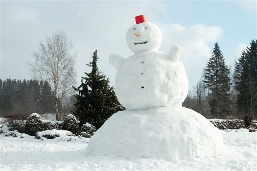 Pickup truck driver gets 'instant karma' after trying to drive through a 9-foot snowman