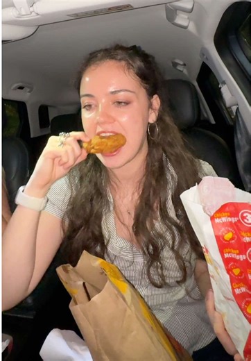 Finally trying the McDonald’s hot honey range!! On the way home and didn't have dinner, only thing open was maccas so a quick lil car food review because I've been wanting to know how it tastes after all the good reviews! #mcdonalds #foodreview #hothoneyrange #fastfood #foodvlog
