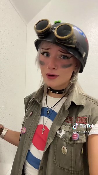 Tank Girl Halloween Costume Ideas and Jamie Hewlett Outfits