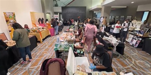 Atlanta hair show celebrates natural, locked styles