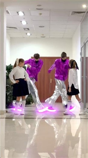 SHUFFLE CHALLENGE 🤯 LITTLE GIRL NEON MODE 😨🔥