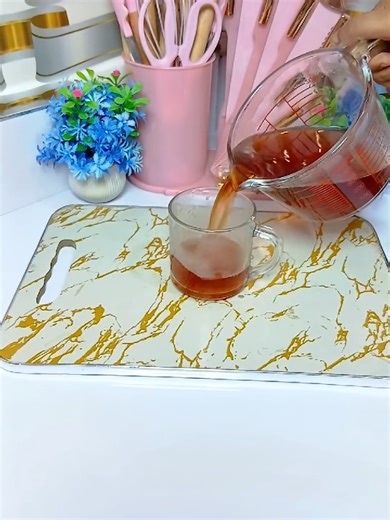 Put beet peels in boiling water