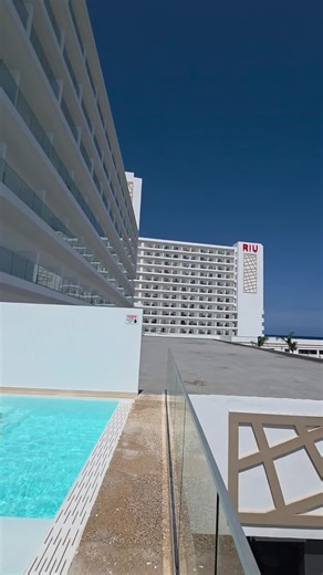 Discover the Elegance of Hotel Riu Palace Aquarelle