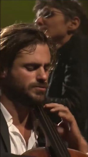 Hauser : Adagio by Albinoni with the Zagreb Philharmonic Orchestra at his classical solo concert