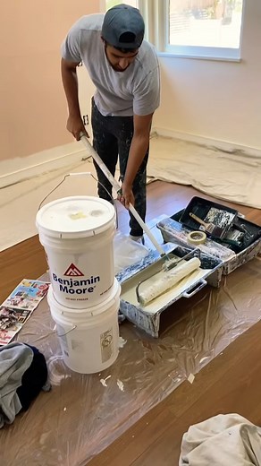 554K views · 4.6K reactions | How to paint fast with a roll Painting #painting #paint #paintings #painter #painted #paintball #paintingoftheday #painters #Paints #Paintingart #paintmixing #painttoolSAI #paintcorrection #tutorial #tutorials #tutorialmakeup #tutorialhijab #tutorialvideo #tutorialesvideos #tutorialsvideos | Mr Tintimber | Facebook