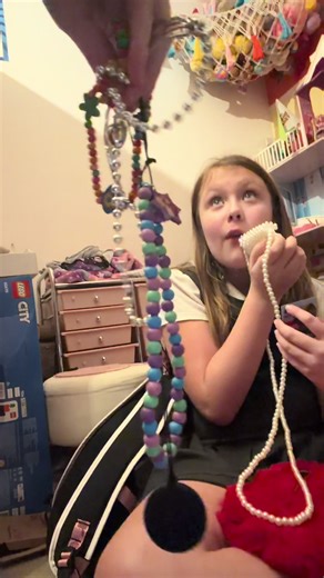 Our January challenge to de clutter the house, it’s going to be a slow one but it’s so I don’t overwhelmed the kids too much with going through their stuff! Kiddo got 3, Boo got 10! #autismfamily #decluttering #overwhelming #januarychallenge #fyp