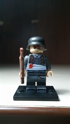 Building a Lego ww2 German minifigure #lego #bricks #ww2