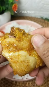 Menu Ayam Goreng yg Paling Sering di Reques Anak !!! Resep Goreng Ayam Bumbu Simpel yang Enak : 6 SDM Tepung Maizena 1 Butir Telur 1 Sachet Bumbu Marinasi Merk Desaku 1 SDM Bawang putih bubuk 1/2 Kg Daging Ayam #nurkitchen #ayamgoreng #ayamgorengenak #gorengayam | Nur Kitchen