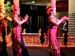 Tari tortor batak (Indonesian dance)