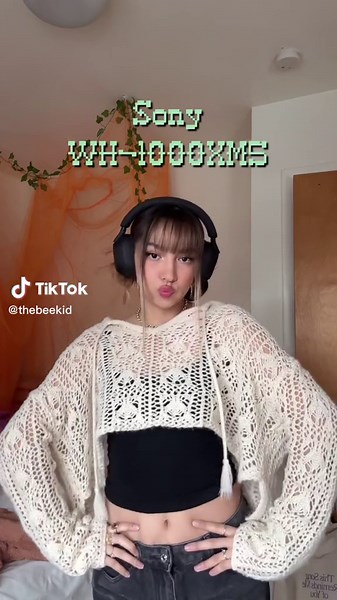 my college student comparison of the Sony WH-1000XM4 and Sony WH-1000XM5 headphones! 🎧📚🧐