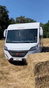 Pilote Galaxy G 781 FC Expression . 749 x 230 x 288 cm 4500 kg (3230 kg in ordine di marcia) 4 posti 💺 4 posti letto 🛏️ Prezzo a partire da: 109.000 € . #camper #reisemobil #husbil #urlaub #motorhome #pilote #rv #rvlife #camperonline #campingcar #autocaravana #motorhomesofinstagram . | Camperonline viaggi in camper di qualità