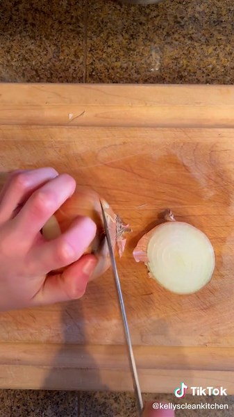 Mastering Knife Skills: How to Julienne Onions