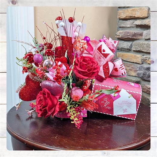 Valentine Mailbox Centerpiece, Special Delivery Valentine Arrangement, Be Mine Table Decor, Romantic Red & Pink Floral Display - Etsy