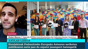 Donostiako Axular Lizeoa saritu dute Europan, 50.000 plastikozko botilekin egindako espaloi jasangarriagatik