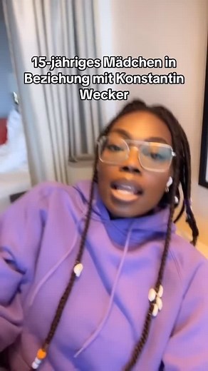15-jähriges Mädchen in Beziehung mit Konstantin Wecker – ein Fall von Machtmissbrauch, der bis heute nachwirkt. Solche Geschichten zeigen, wie gefährlich große Altersunterschiede und Machtpositionen sein können. Wir dürfen nicht wegschauen. Gesellschaftlich müssen wir junge Menschen stärken, sie über gesunde Beziehungen, Grenzen und Selbstbestimmung aufklären – für Mädchen und Jungen gleichermaßen. Es geht darum, dass Jugendliche lernen: ‚Nein‘ zu sagen ist okay, Manipulation ist nicht normal, u