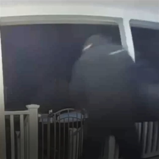 Ryan worked as a delivery driver when a little boy ran to give him an unexpected hug. But that two-year-old child didn't know that hug would save the delivery driver's life. | Hallelujah