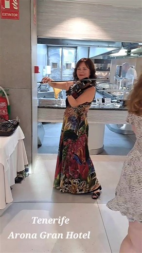 Tenerife - Los Cristianos Arona Gran Hotel #tenerife #loscristianos #aronagranhotel | Voyages et randonnées