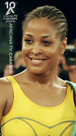 Laila Ali : L'héritage d'une championne invaincue Dans l'ombre immense de son père, Mohamed Ali, la légende mondiale de la boxe, une autre star est née. Laila Ali n'a pas seulement hérité d'un nom célèbre ; elle a embrassé le sport de son père et y a imprimé sa propre marque, devenant l'une des boxeuses les plus dominantes de sa génération. Suivant les pas de son père, Laila Ali a entamé une carrière professionnelle qui a propulsé la boxe féminine sous les projecteurs. De 1999 à 2007, elle a con