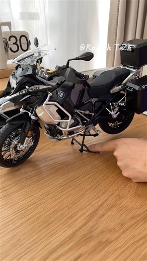 BMW motorcycles can also move on the desktop #Digital Technology #Motorcycle Racing #bmw