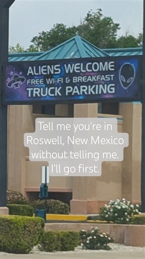 Aliens in Roswell, New Mexico #roadtrip #weirdtowns #extraterrestrial