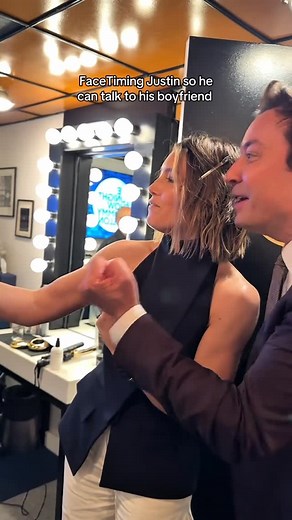 Jimmy Fallon 🇫🇷 France | In the @FallonTonight dressing room, Jessica Biel and @jimmyfallon did a facetime with Justin Timberlake! « It’s not every day you get to... | Instagram